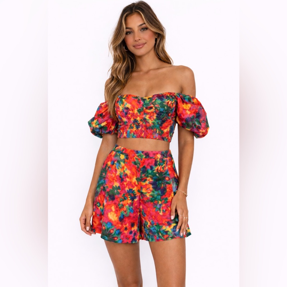 NWT Luxxel Top & Shorts Set Vibrant Floral Puff-Sleeve Top- Pink Multi